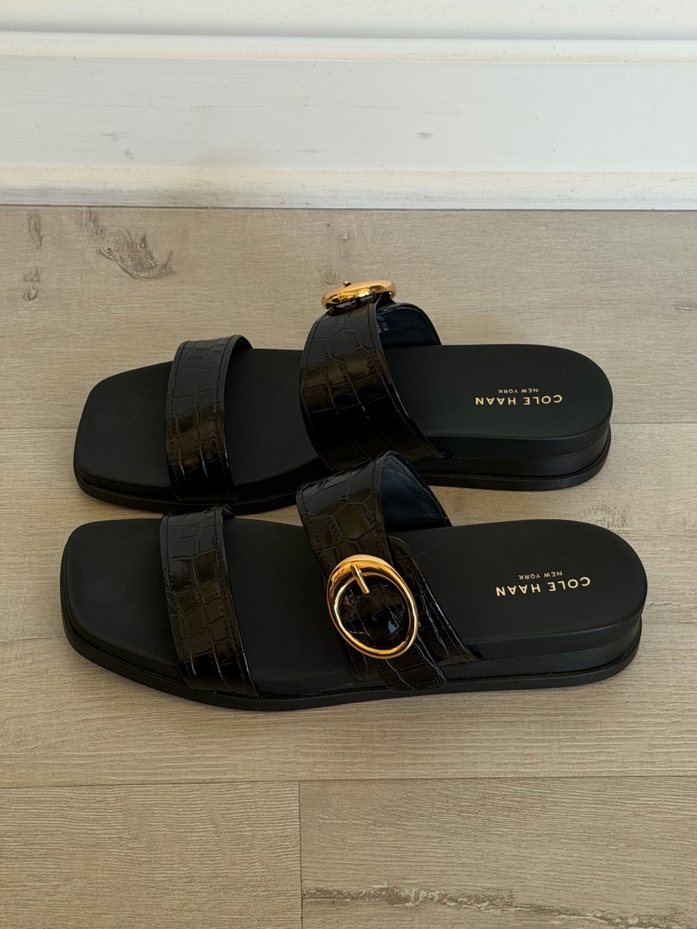 Cole Haan croc Black Slide Sandals - Picture 2 of 6